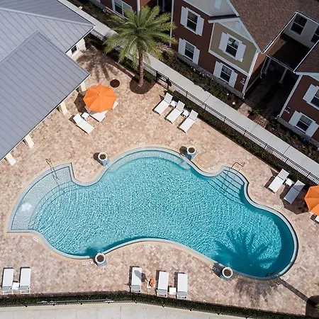 Luxury Resort W/ 4 Suites Plus Private Hot Tub